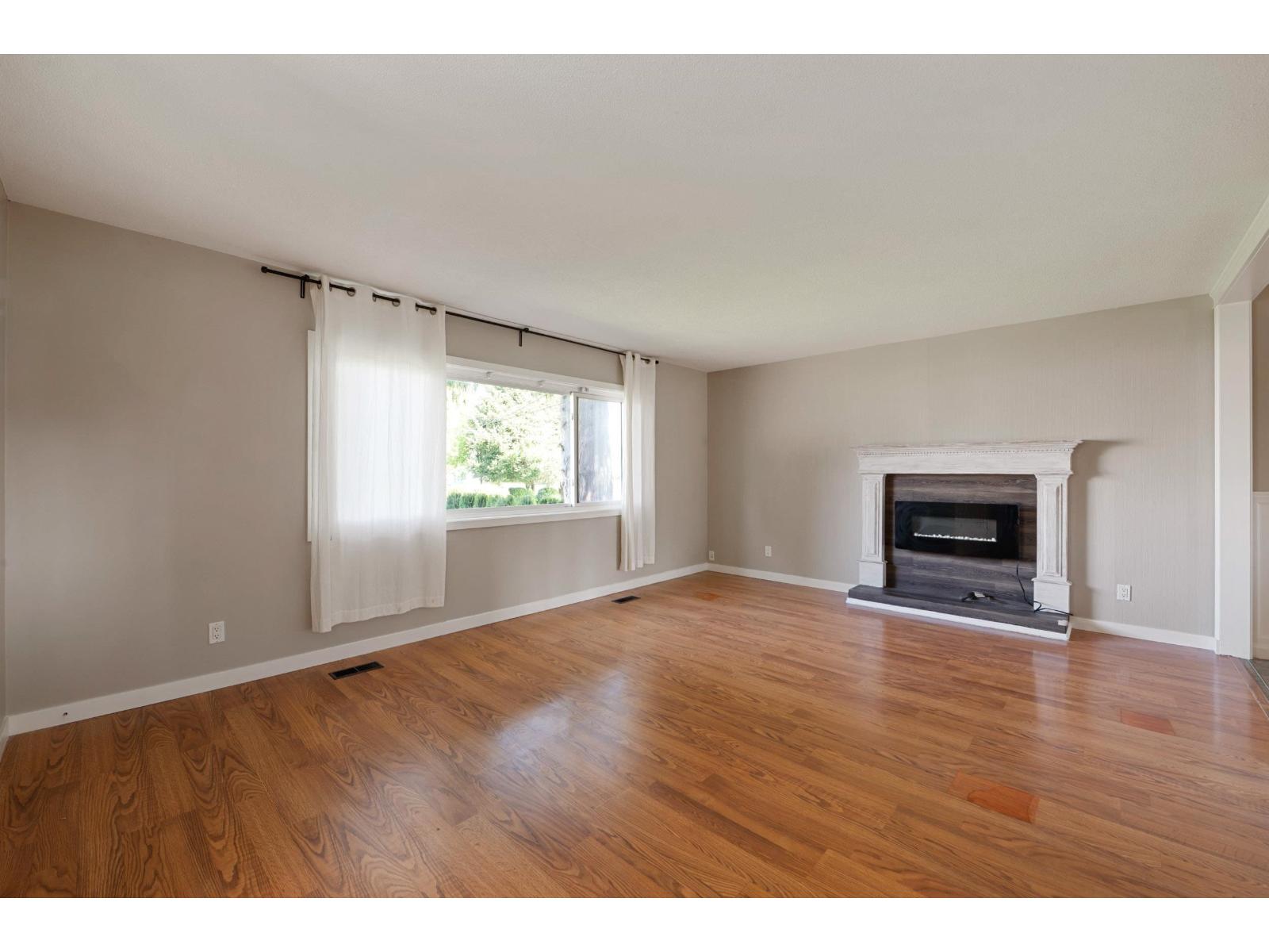 32446 Montgomery Avenue, Abbotsford, British Columbia  V2T 6A3 - Photo 4 - R3114687