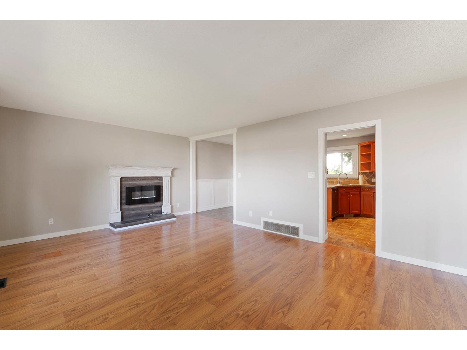 32446 Montgomery Avenue, Abbotsford, British Columbia  V2T 6A3 - Photo 6 - R3114687