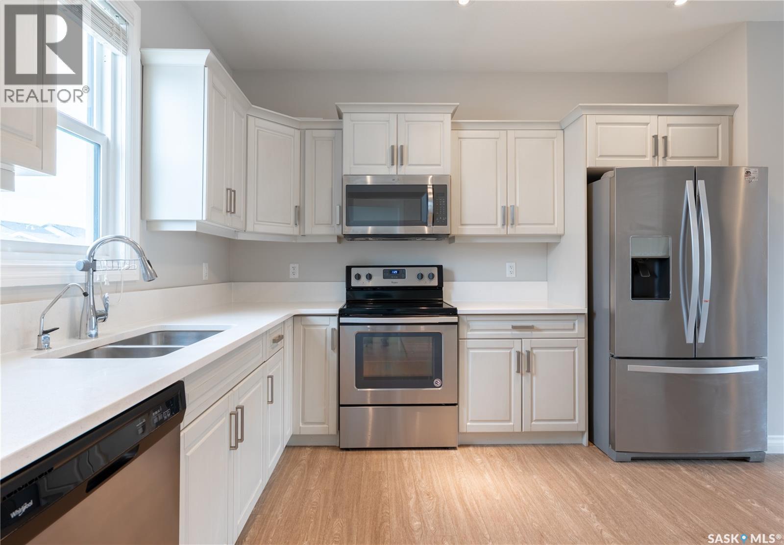 4372 James Hill Road, Regina, Saskatchewan  S4W 0R2 - Photo 9 - SK033701