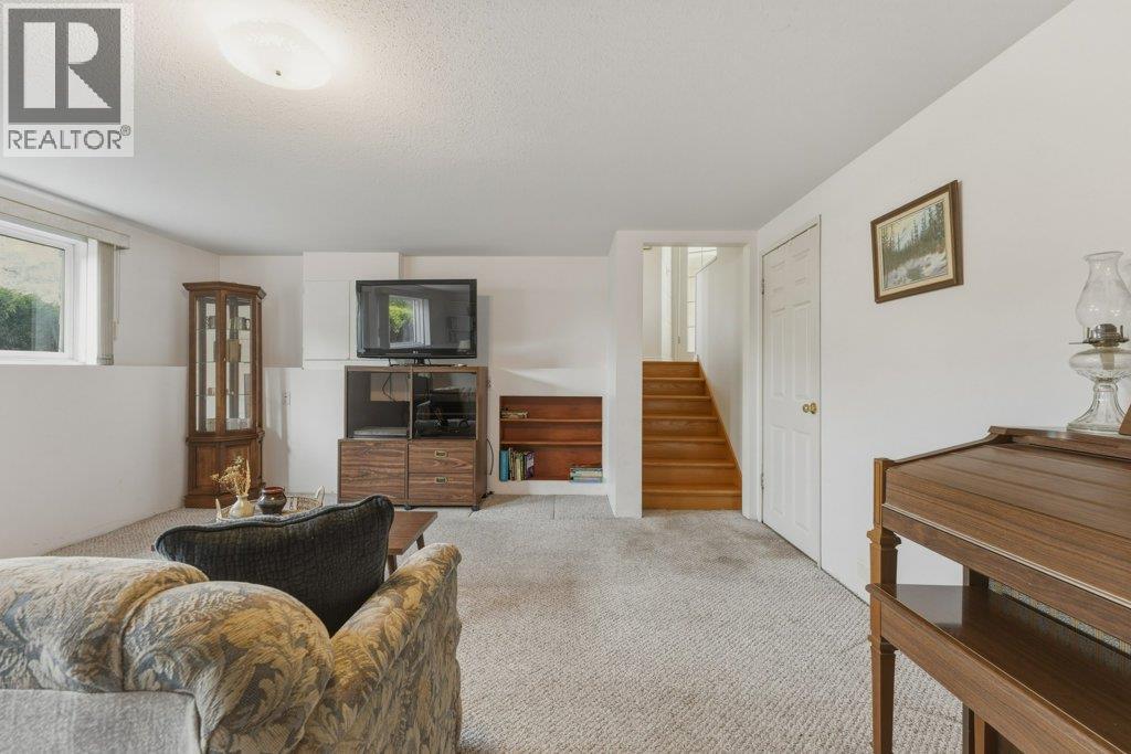 8203 Kalavista Drive, Coldstream, British Columbia  V1B 1K4 - Photo 23 - 10384045