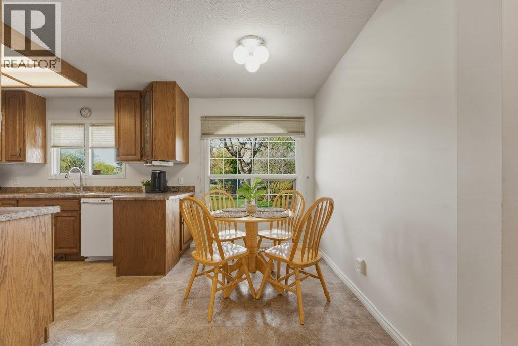 8203 Kalavista Drive, Coldstream, British Columbia  V1B 1K4 - Photo 7 - 10384045