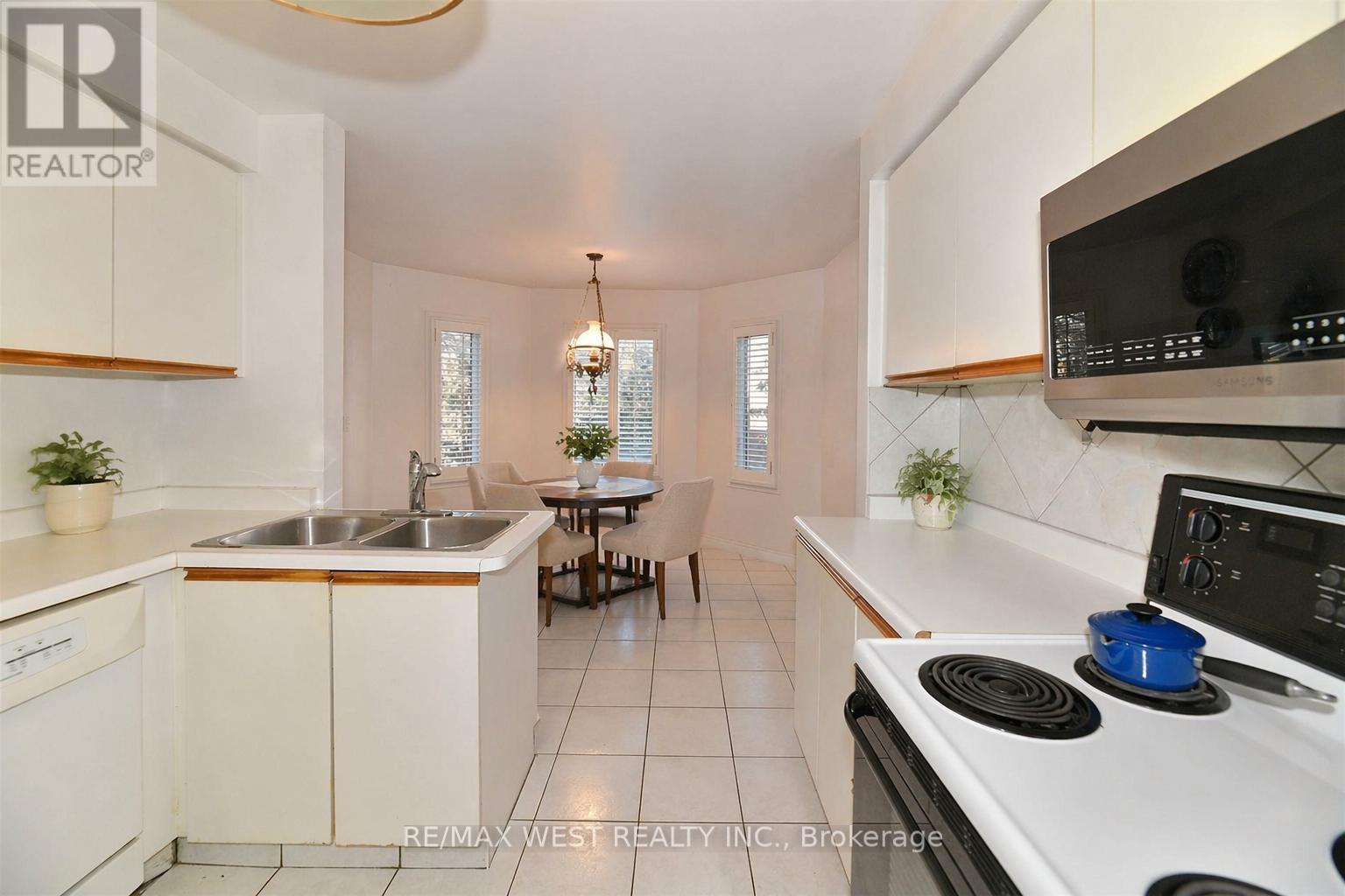 80 Edmund Seager Drive, Vaughan, Ontario  L4J 4S5 - Photo 6 - N13037498