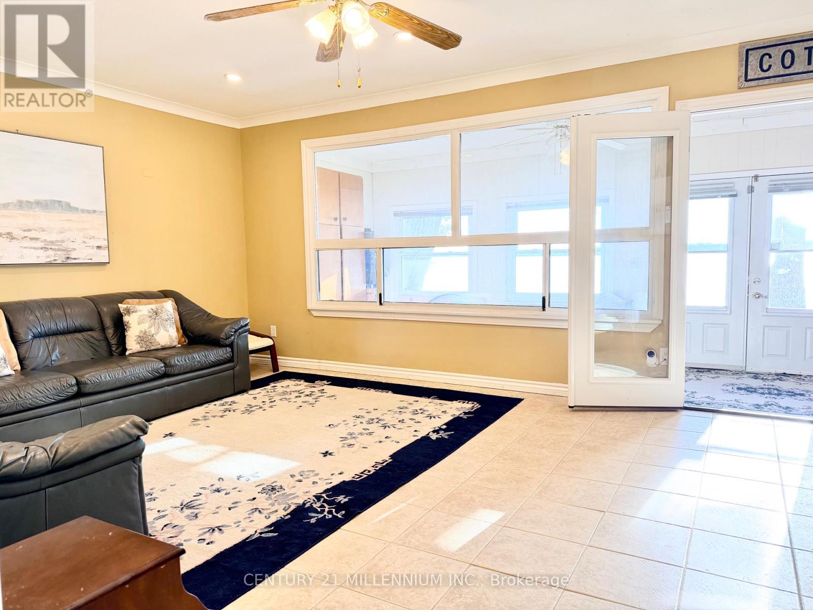 5996 Mariposa Beach Road, Ramara, Ontario  L0K 1T0 - Photo 10 - S13037410