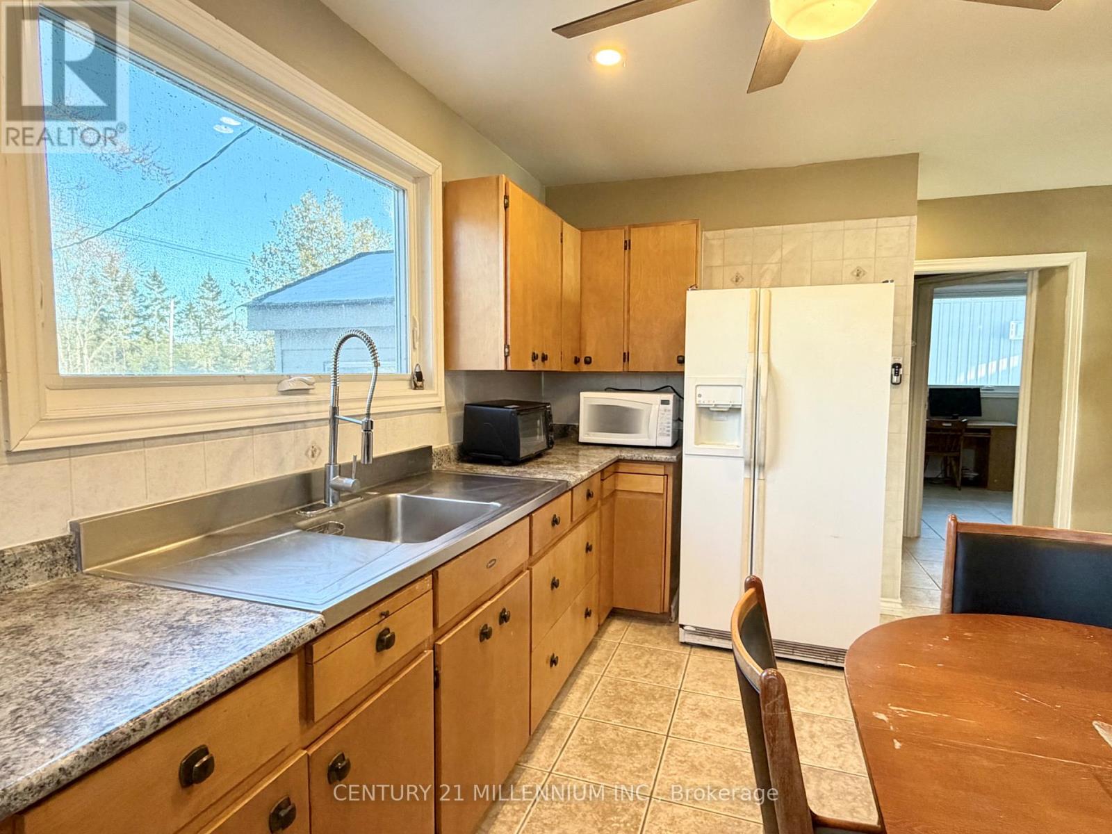 5996 Mariposa Beach Road, Ramara, Ontario  L0K 1T0 - Photo 18 - S13037410