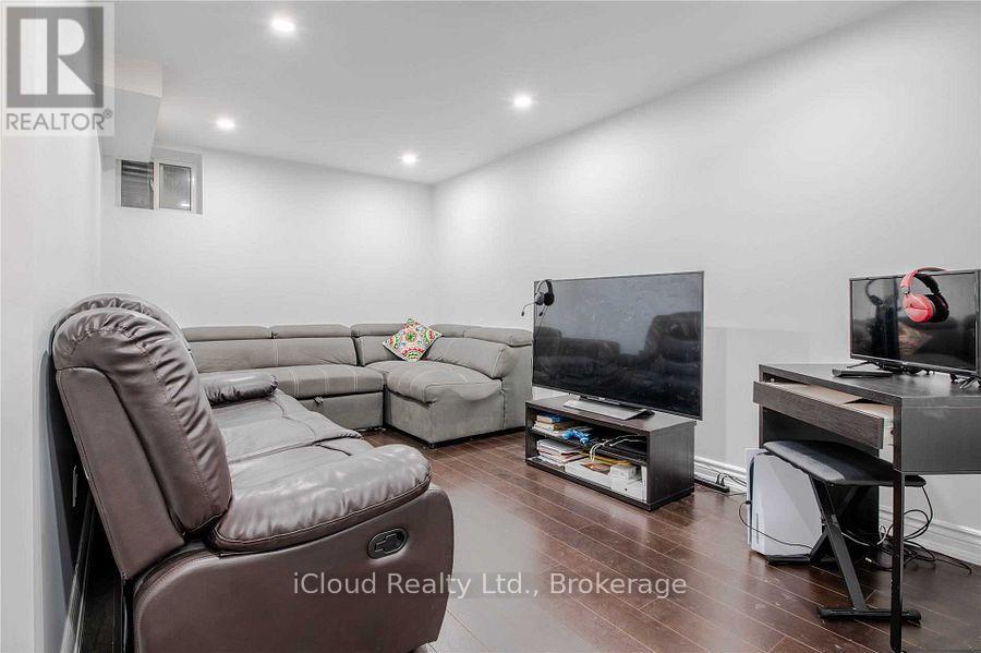 59 Mary Street, Barrie (City Centre), Ontario  L4N 1T2 - Photo 2 - S13037574