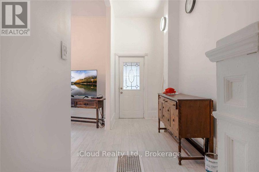 59 Mary Street, Barrie (City Centre), Ontario  L4N 1T2 - Photo 4 - S13037574