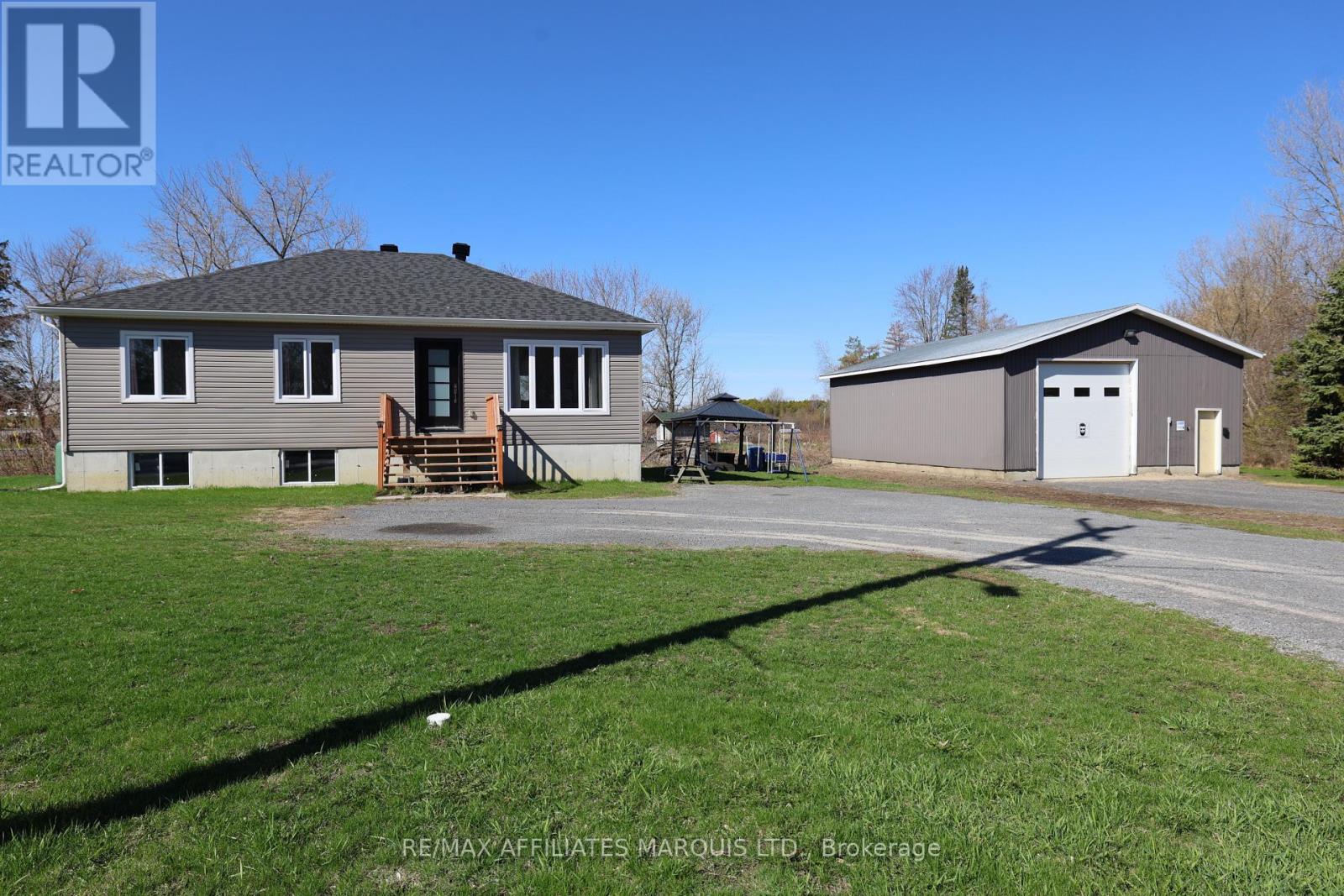 67&69 St Polycarp Street, North Stormont, Ontario  K0C 1W0 - Photo 2 - X12860252