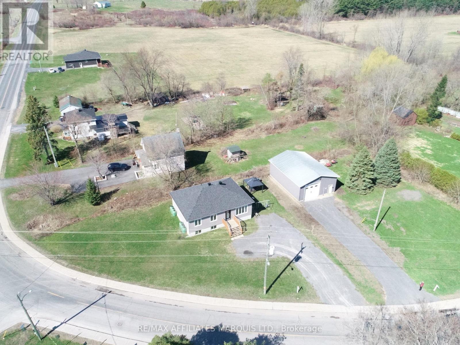 67 St Polycarp Street, North Stormont, Ontario  K0C 1W0 - Photo 2 - X12860256