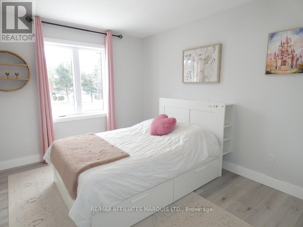 69 St Polycarp Street, North Stormont, Ontario  K0C 1W0 - Photo 13 - X12860264