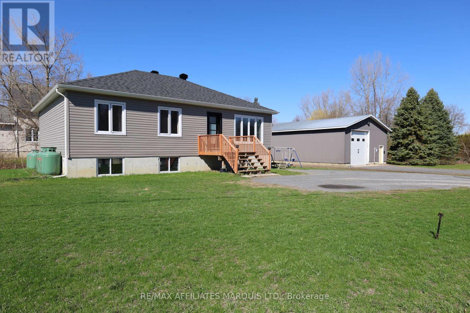 69 St Polycarp Street, North Stormont, Ontario  K0C 1W0 - Photo 2 - X12860264
