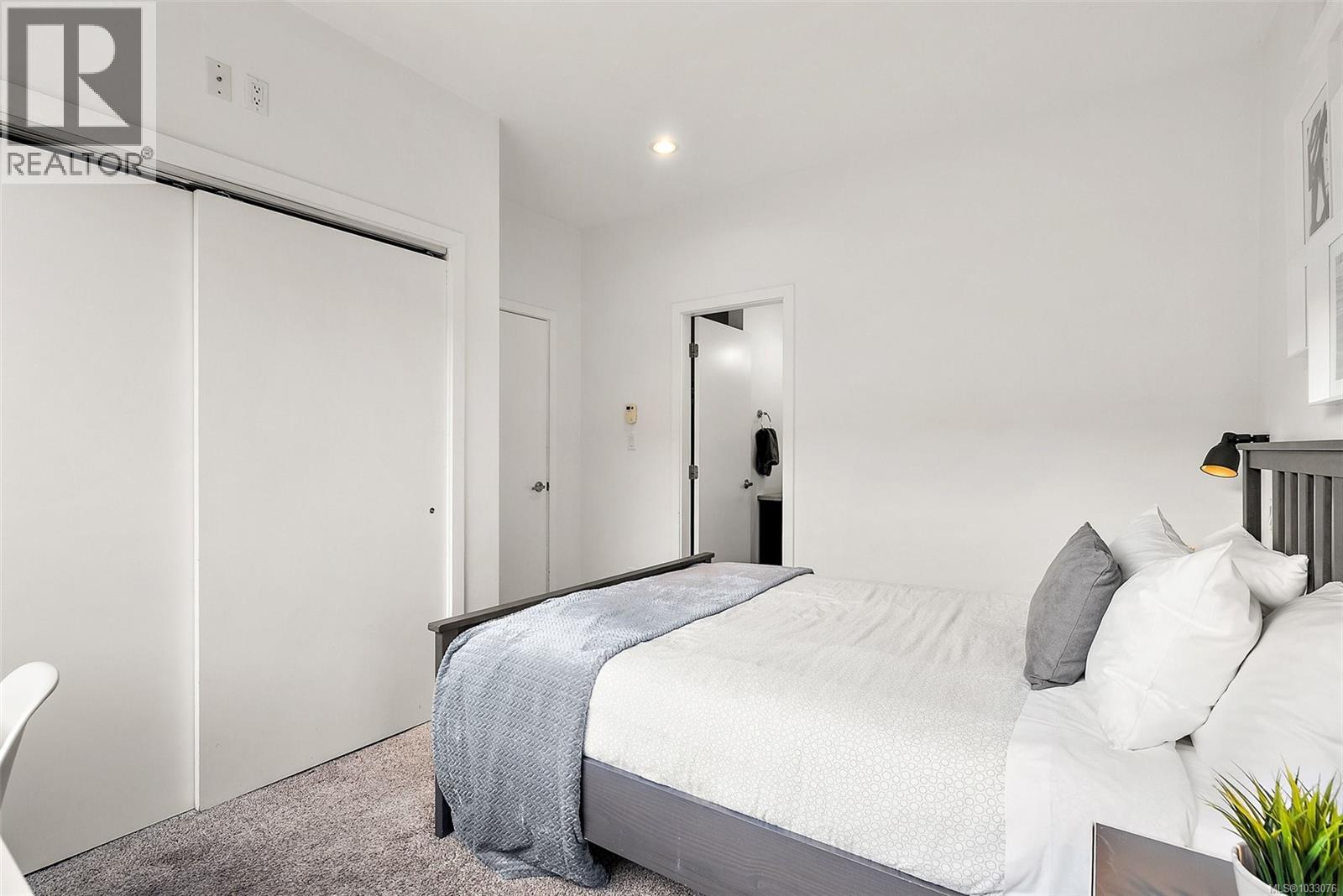 404 732 Broughton St, Victoria, British Columbia  V8W 3E9 - Photo 13 - 1033076