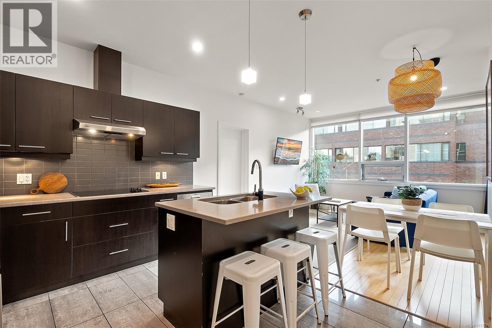 404 732 Broughton St, Victoria, British Columbia  V8W 3E9 - Photo 5 - 1033076