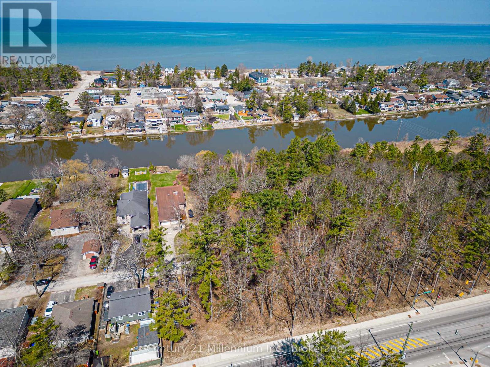 8 Poplar Street, Wasaga Beach, Ontario  L9Z 2X5 - Photo 48 - S13025998