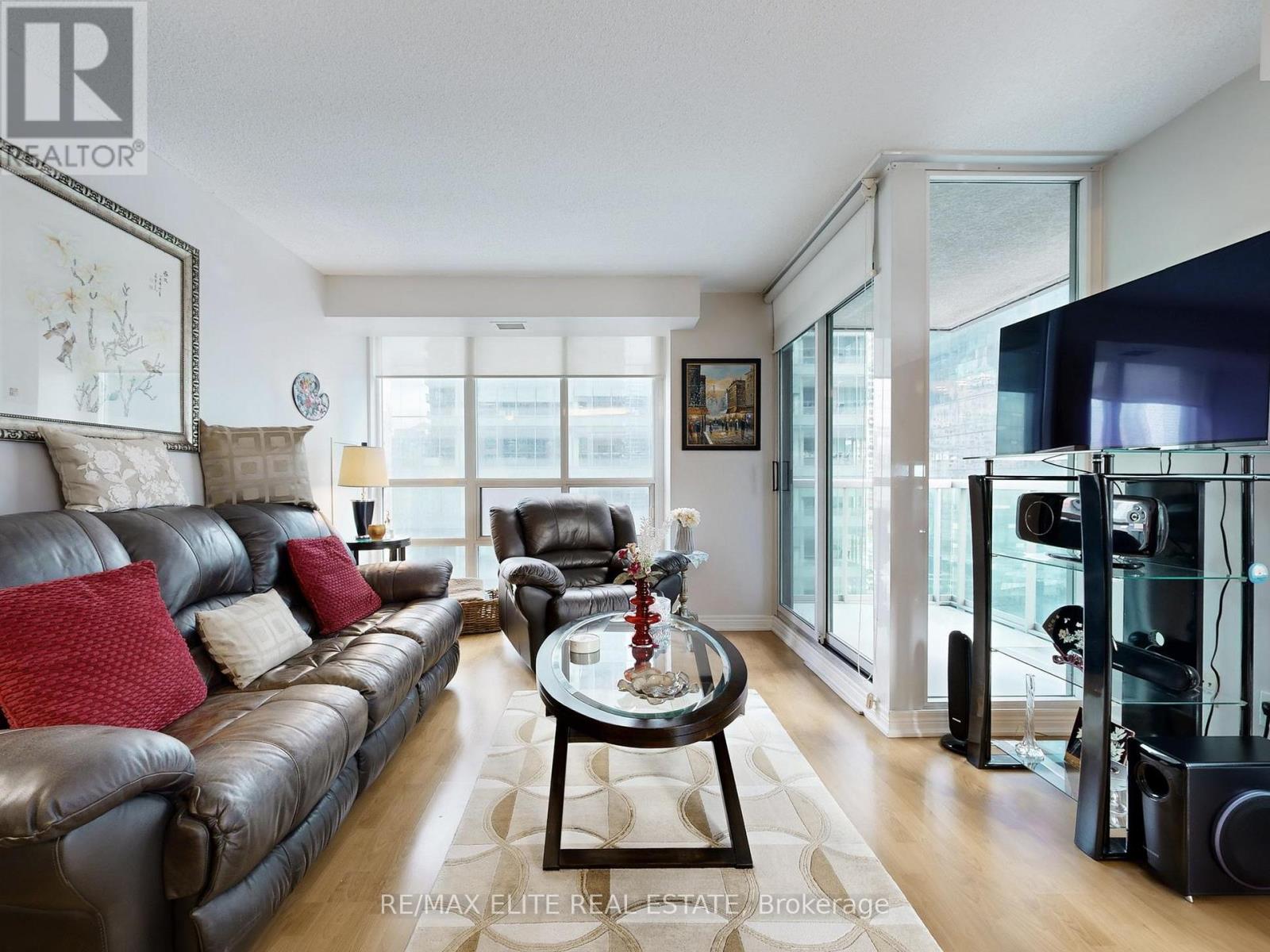 1806 - 30 Grand Trunk Crescent, Toronto, Ontario  M5J 3A4 - Photo 21 - C13006478