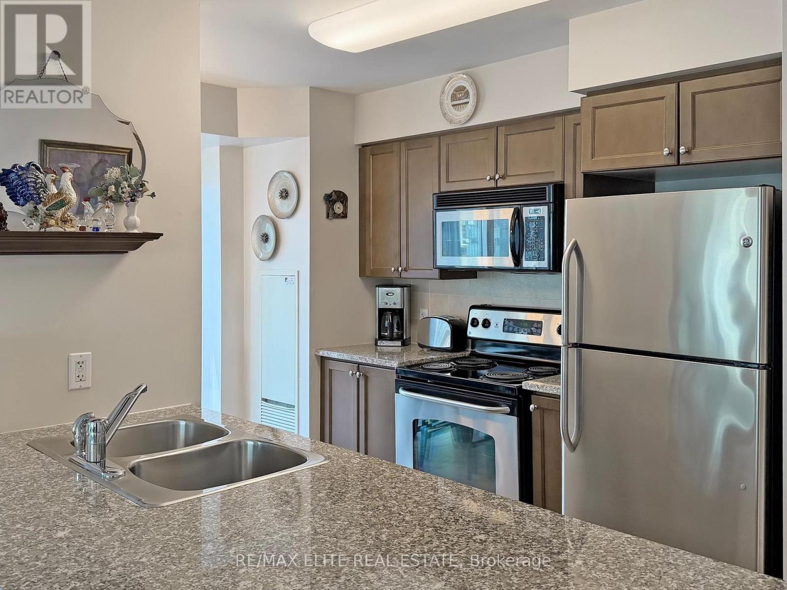 1806 - 30 Grand Trunk Crescent, Toronto, Ontario  M5J 3A4 - Photo 14 - C13006478