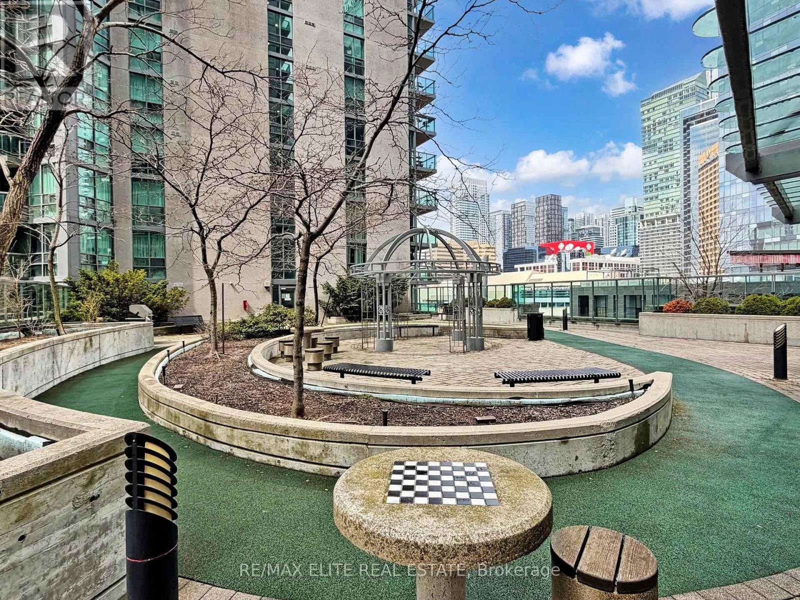 1806 - 30 Grand Trunk Crescent, Toronto, Ontario  M5J 3A4 - Photo 37 - C13006478