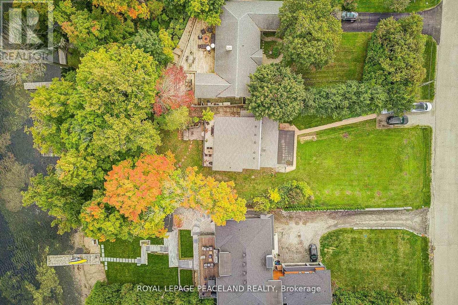 38 Lakeview Avenue, Whitchurch-Stouffville, Ontario  L4A 2H1 - Photo 4 - N12970694