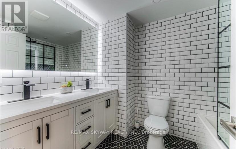 238 B Northlake Drive, Waterloo, Ontario  N2V 1A9 - Photo 10 - X13035140