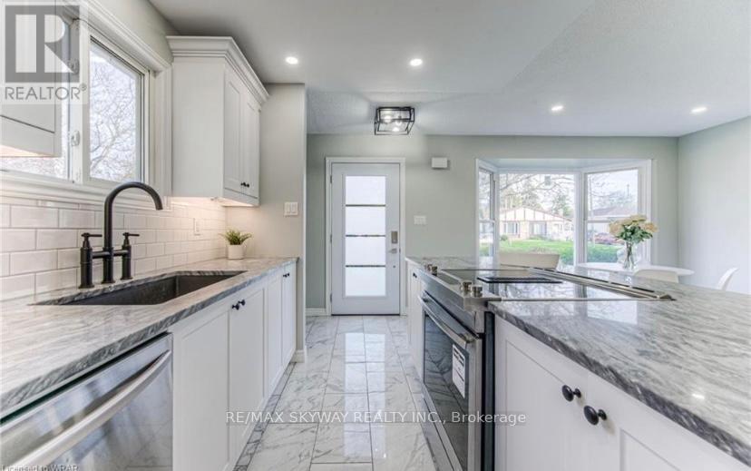 238 B Northlake Drive, Waterloo, Ontario  N2V 1A9 - Photo 3 - X13035140