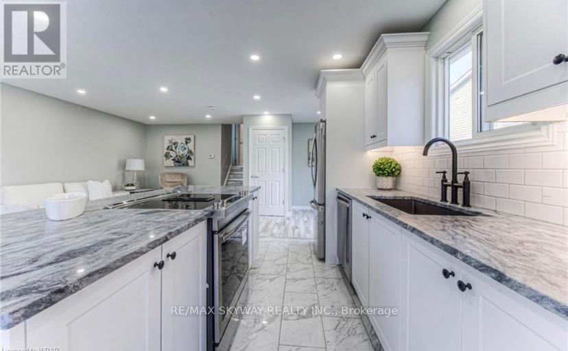 238 B Northlake Drive, Waterloo, Ontario  N2V 1A9 - Photo 4 - X13035140