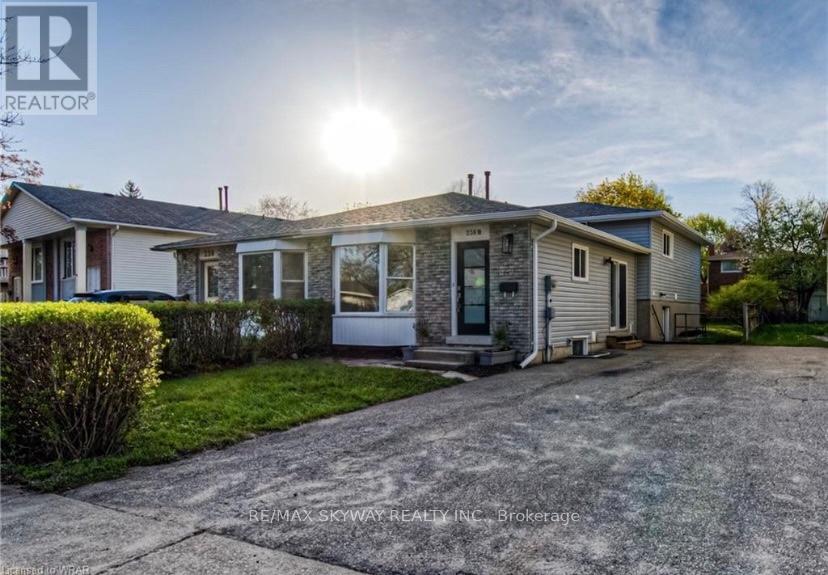 238 B NORTHLAKE DRIVE, Waterloo, Ontario