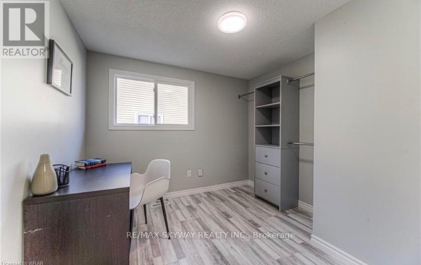 238 B Northlake Drive, Waterloo, Ontario  N2V 1A9 - Photo 5 - X13035140