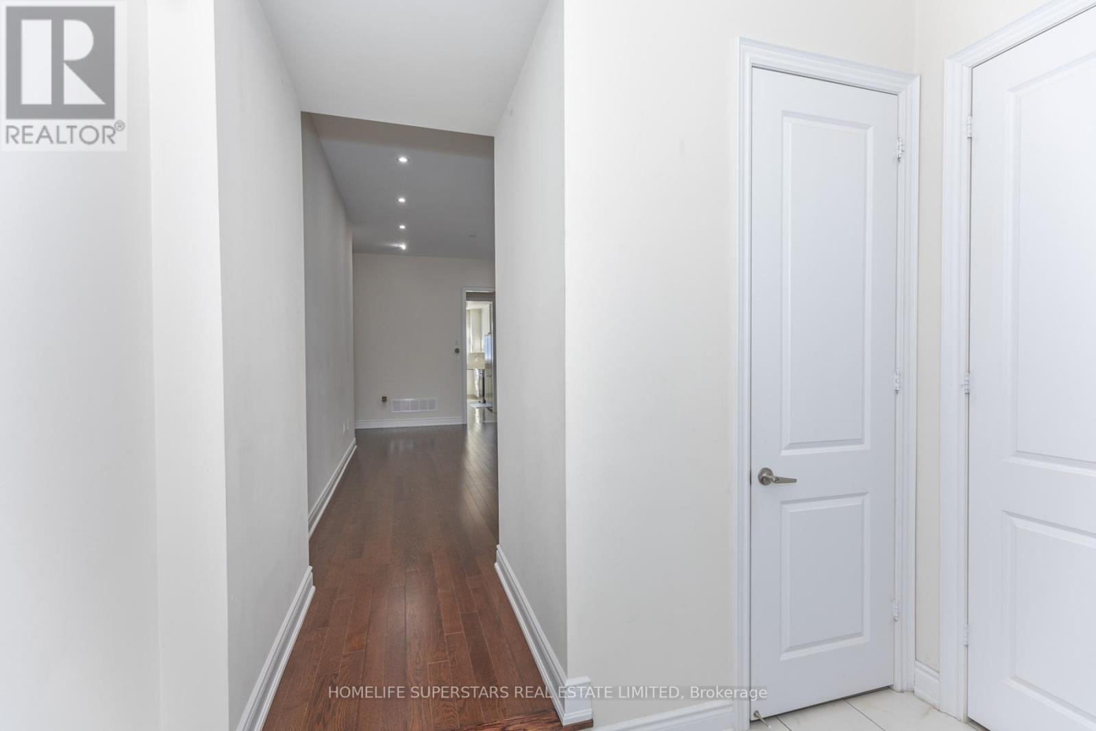 1188 Stag Hollow N, Oakville, Ontario  L6M 4G3 - Photo 5 - W13037462