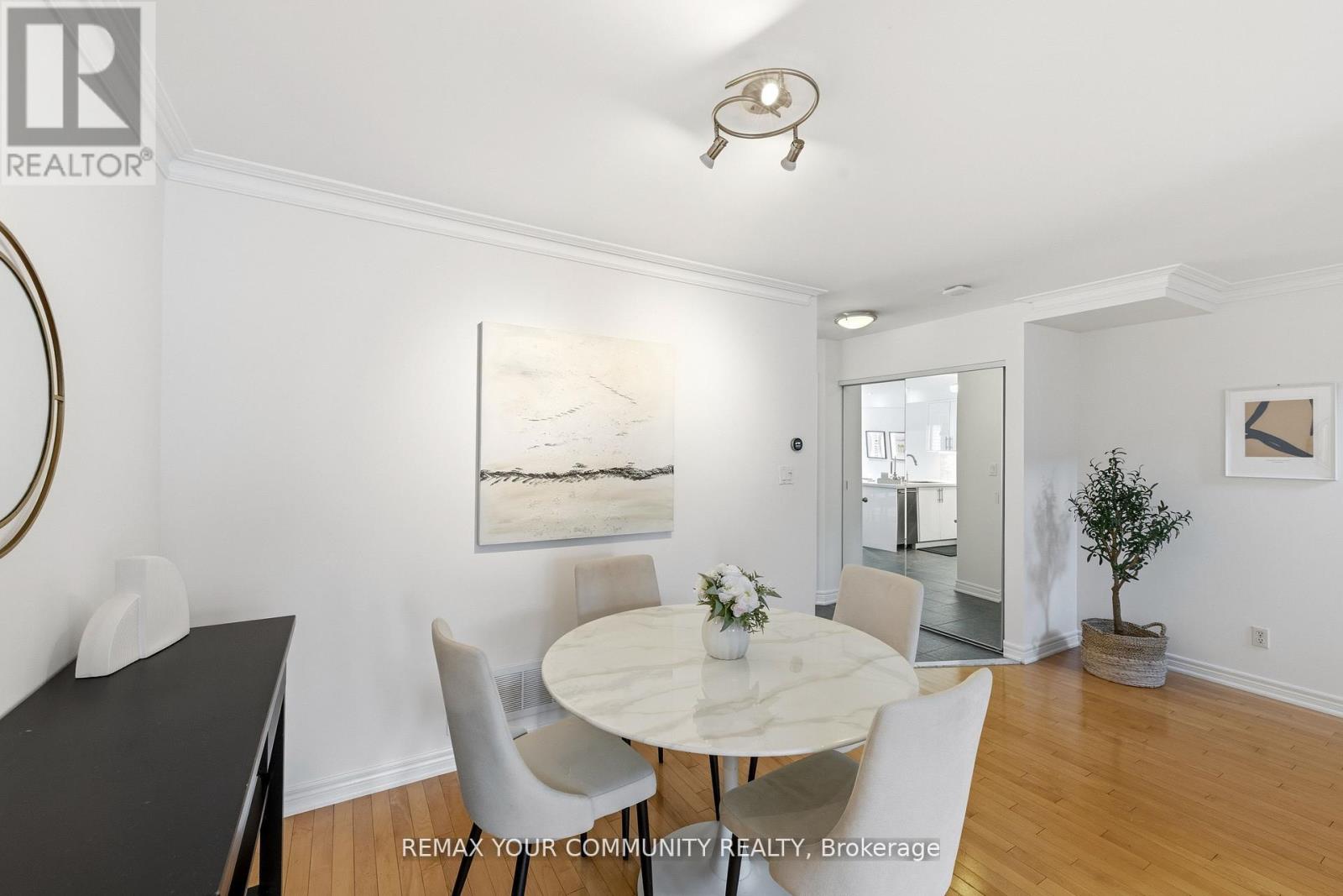 9 Cannes Circle, Toronto, Ontario  M6N 5C9 - Photo 12 - W13037478