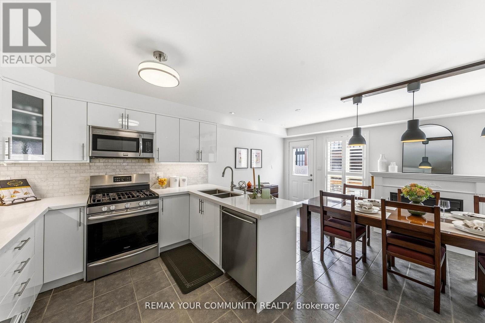 9 Cannes Circle, Toronto, Ontario  M6N 5C9 - Photo 13 - W13037478