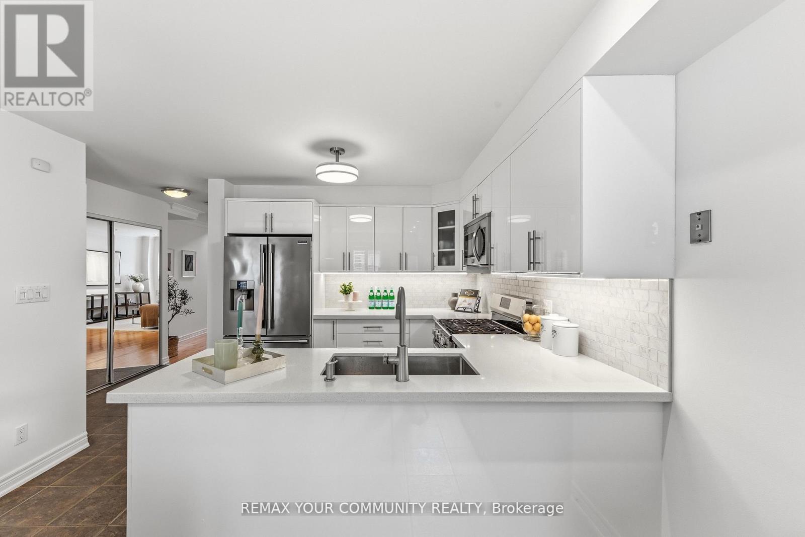 9 Cannes Circle, Toronto, Ontario  M6N 5C9 - Photo 14 - W13037478