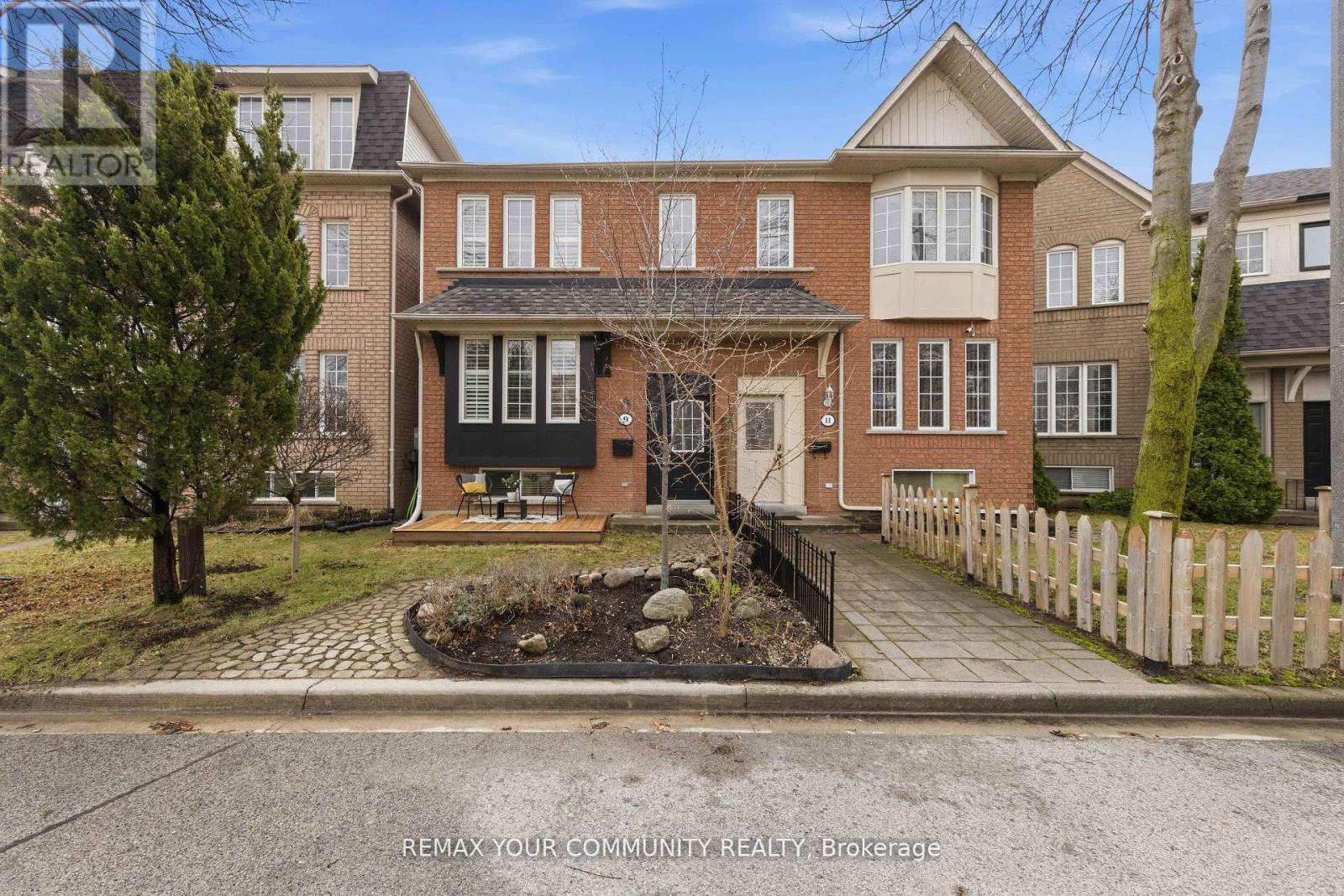 9 Cannes Circle, Toronto, Ontario  M6N 5C9 - Photo 2 - W13037478