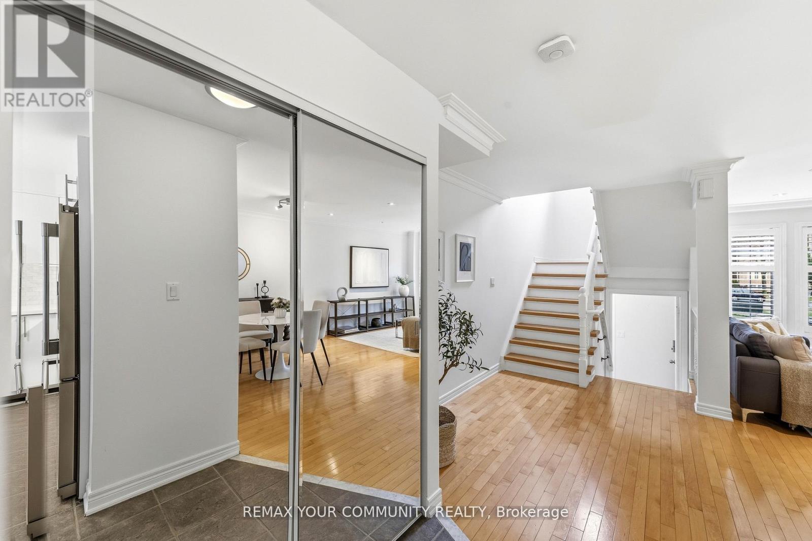 9 Cannes Circle, Toronto, Ontario  M6N 5C9 - Photo 21 - W13037478