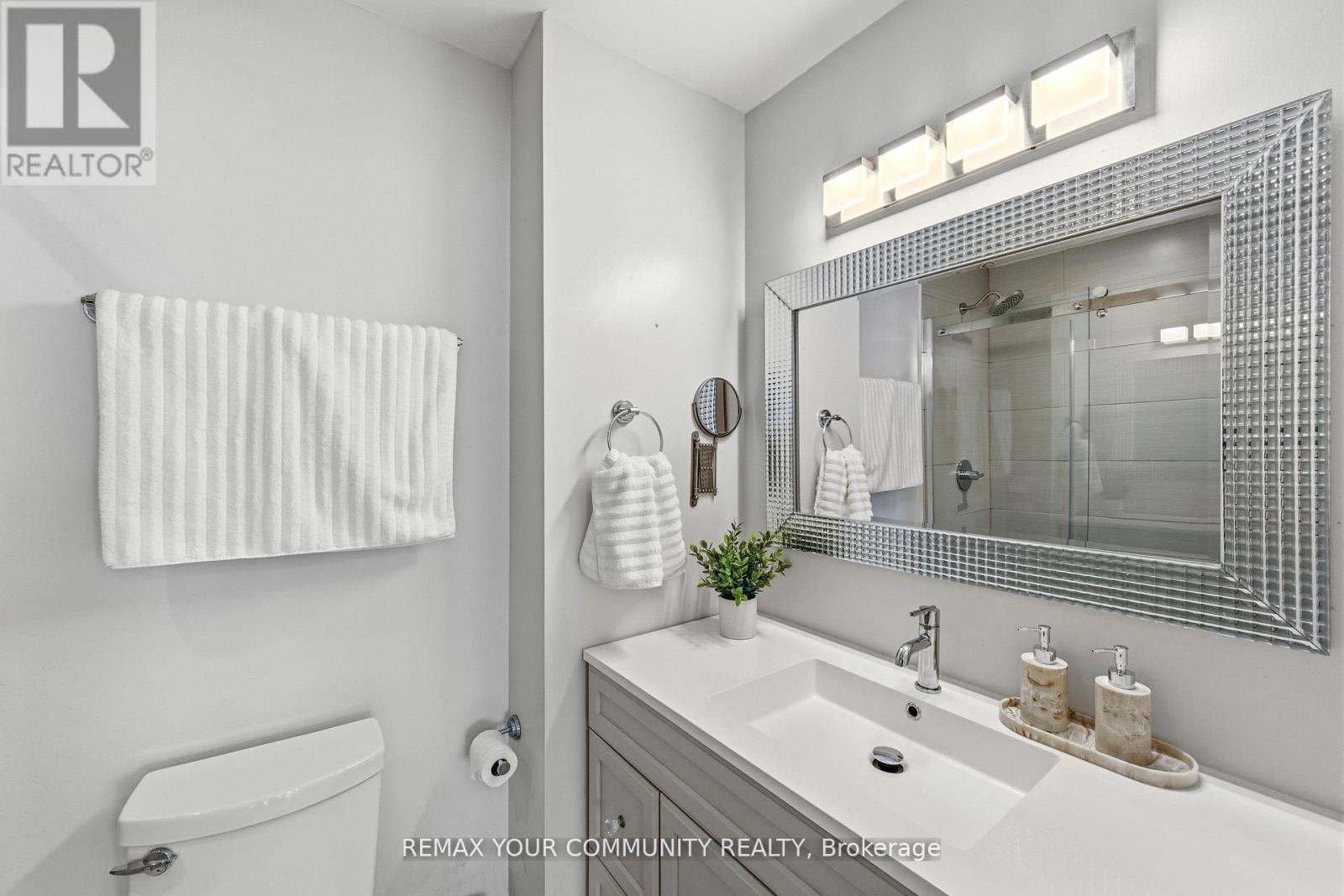 9 Cannes Circle, Toronto, Ontario  M6N 5C9 - Photo 22 - W13037478