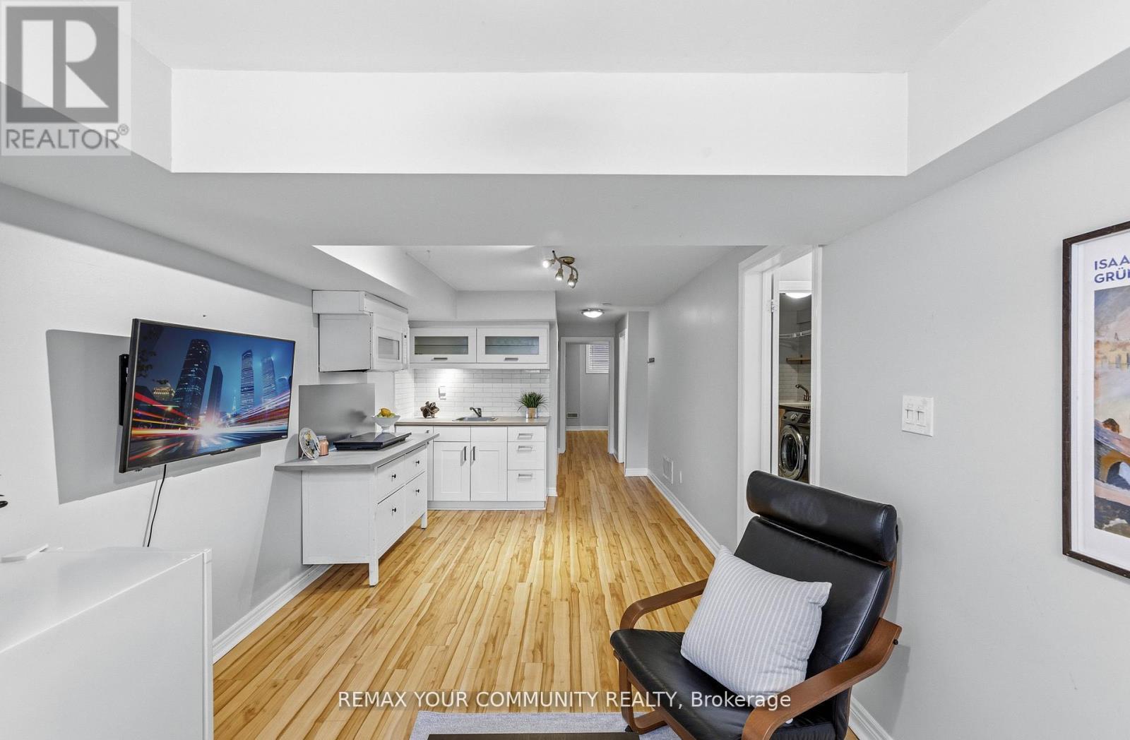 9 Cannes Circle, Toronto, Ontario  M6N 5C9 - Photo 34 - W13037478