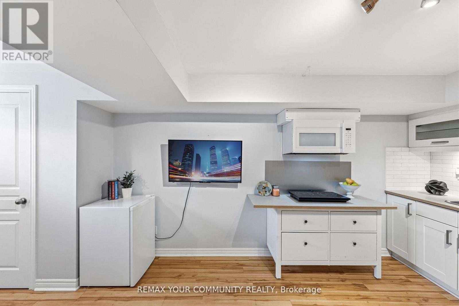 9 Cannes Circle, Toronto, Ontario  M6N 5C9 - Photo 36 - W13037478