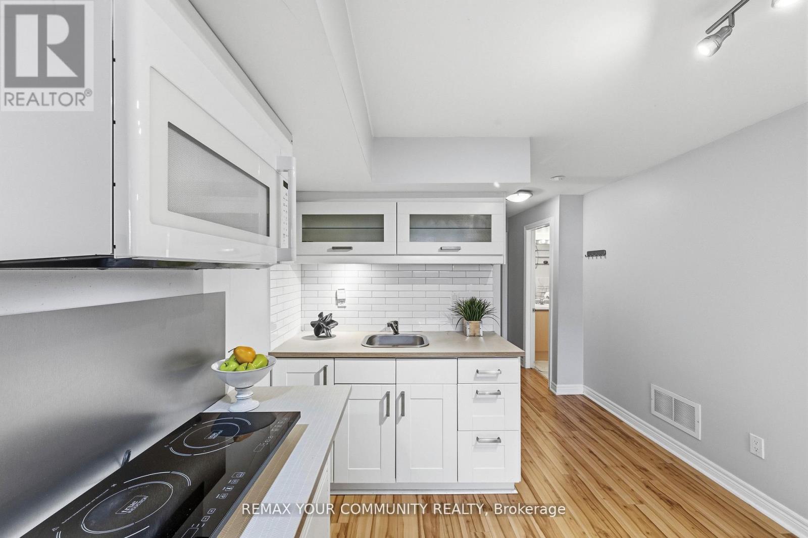 9 Cannes Circle, Toronto, Ontario  M6N 5C9 - Photo 38 - W13037478