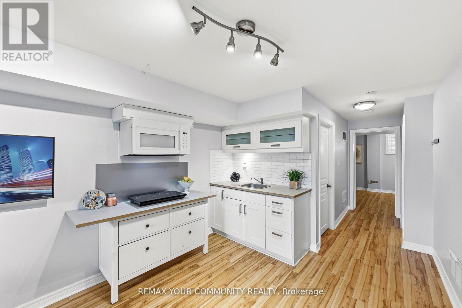 9 Cannes Circle, Toronto, Ontario  M6N 5C9 - Photo 39 - W13037478