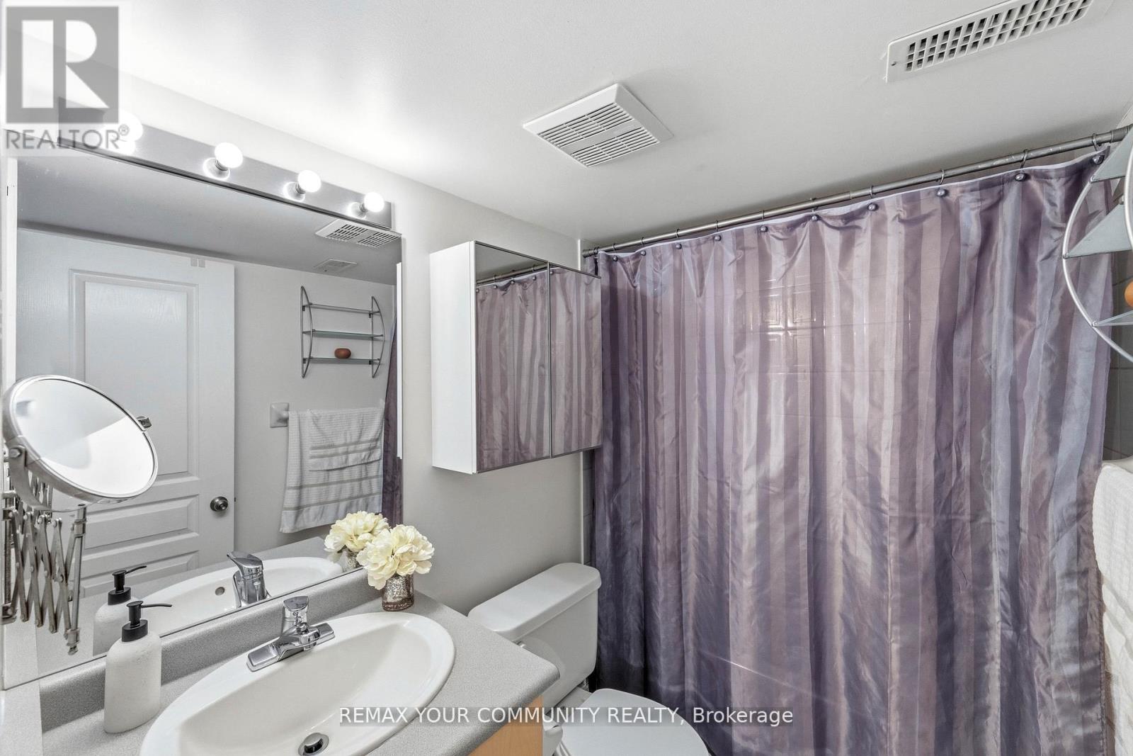 9 Cannes Circle, Toronto, Ontario  M6N 5C9 - Photo 40 - W13037478