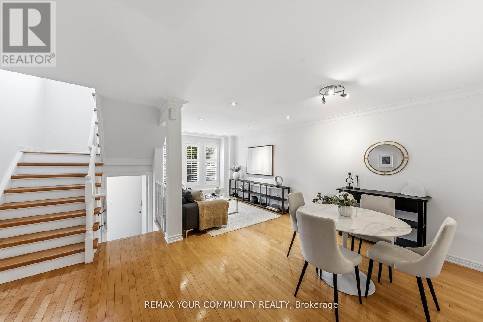 9 Cannes Circle, Toronto, Ontario  M6N 5C9 - Photo 8 - W13037478