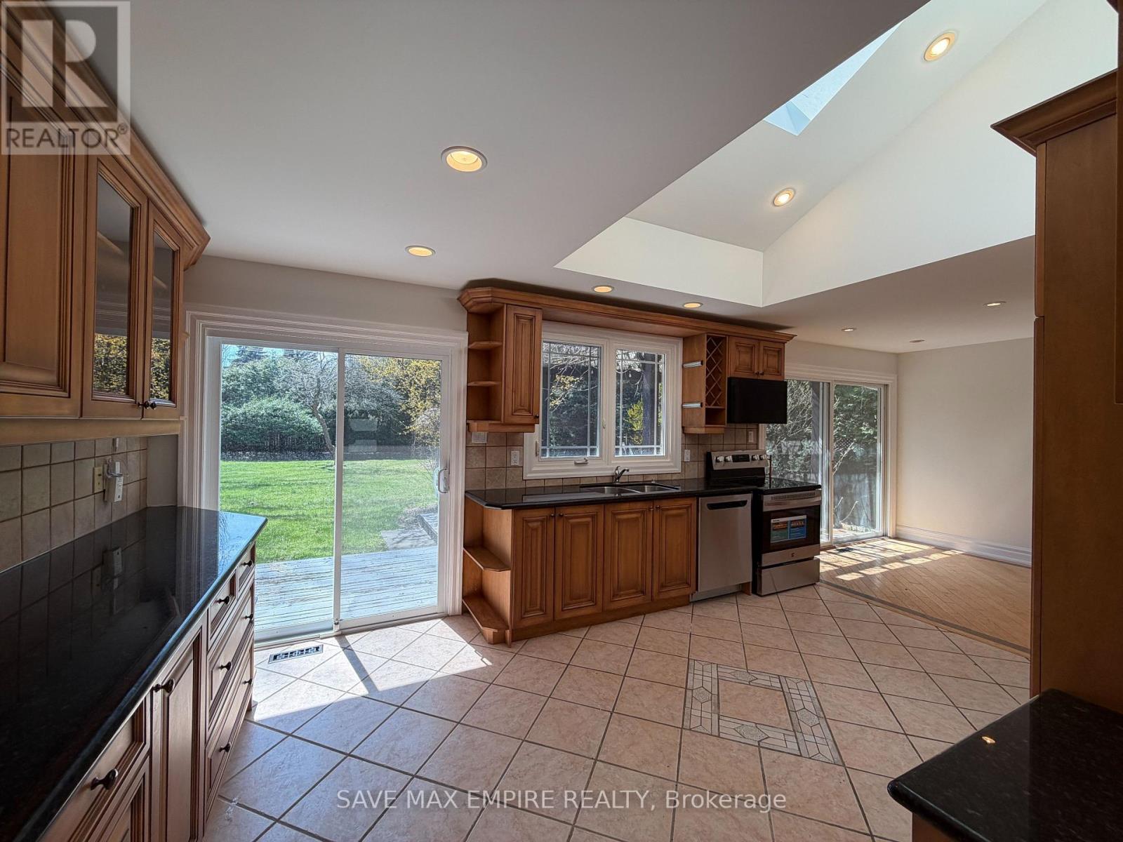 964 Parkland Avenue, Mississauga, Ontario  L5H 3G6 - Photo 11 - W13037500