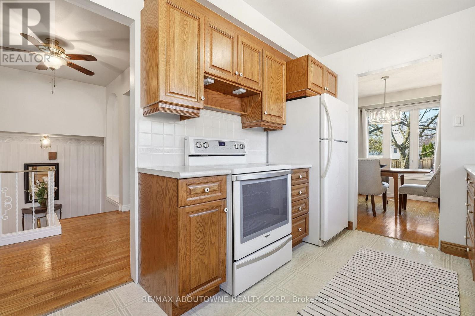 671 Woodview Road, Burlington, Ontario  L7N 3A4 - Photo 15 - W13037524