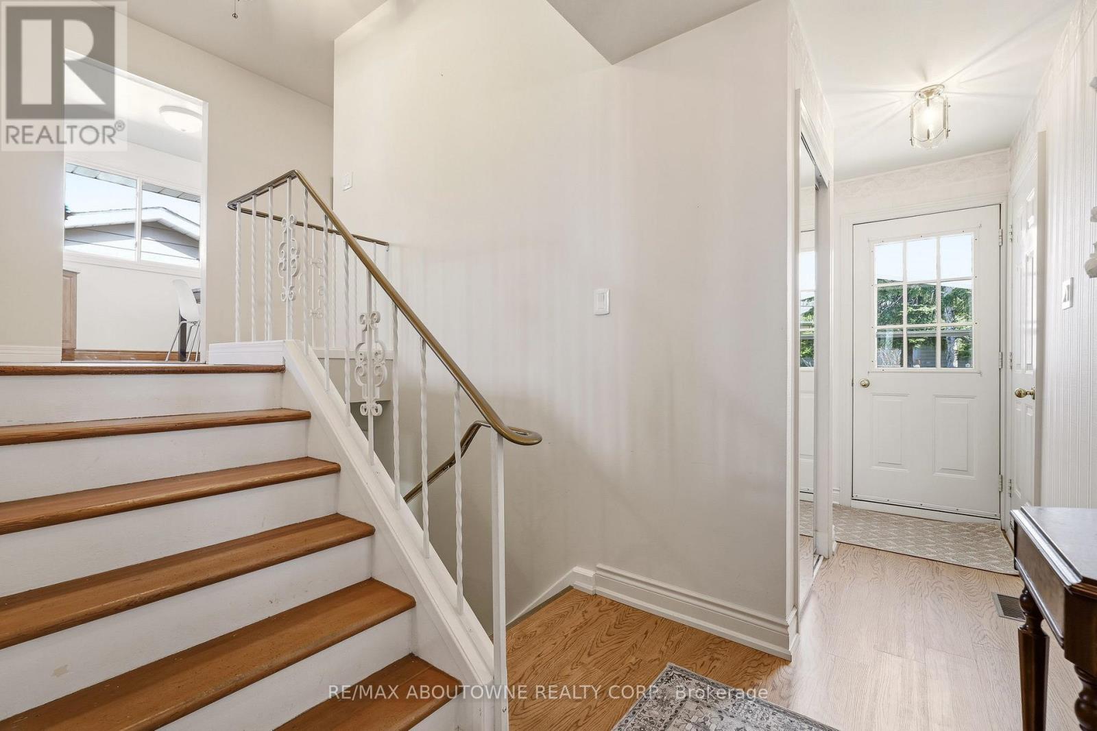 671 Woodview Road, Burlington, Ontario  L7N 3A4 - Photo 30 - W13037524