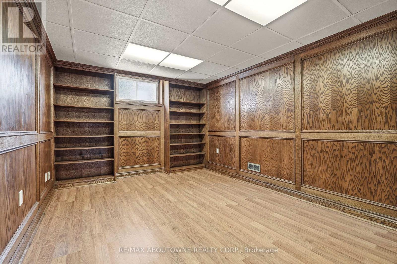 671 Woodview Road, Burlington, Ontario  L7N 3A4 - Photo 35 - W13037524