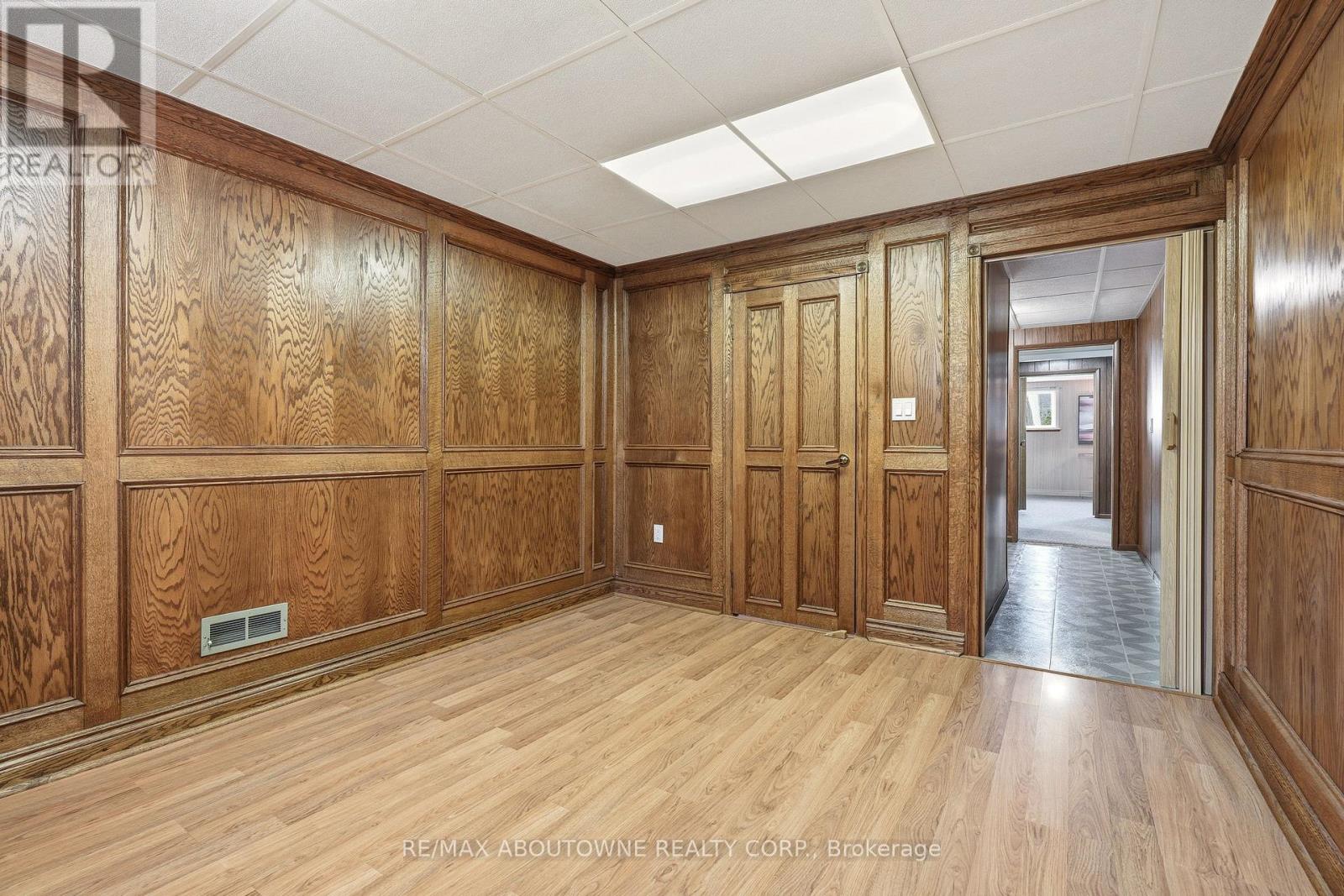 671 Woodview Road, Burlington, Ontario  L7N 3A4 - Photo 37 - W13037524