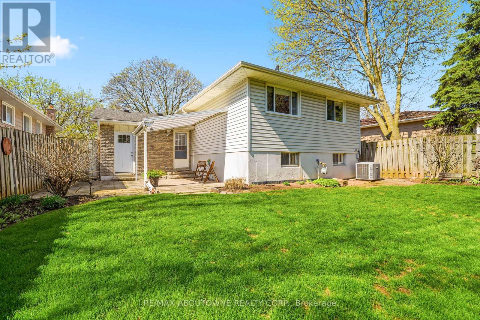 671 Woodview Road, Burlington, Ontario  L7N 3A4 - Photo 43 - W13037524