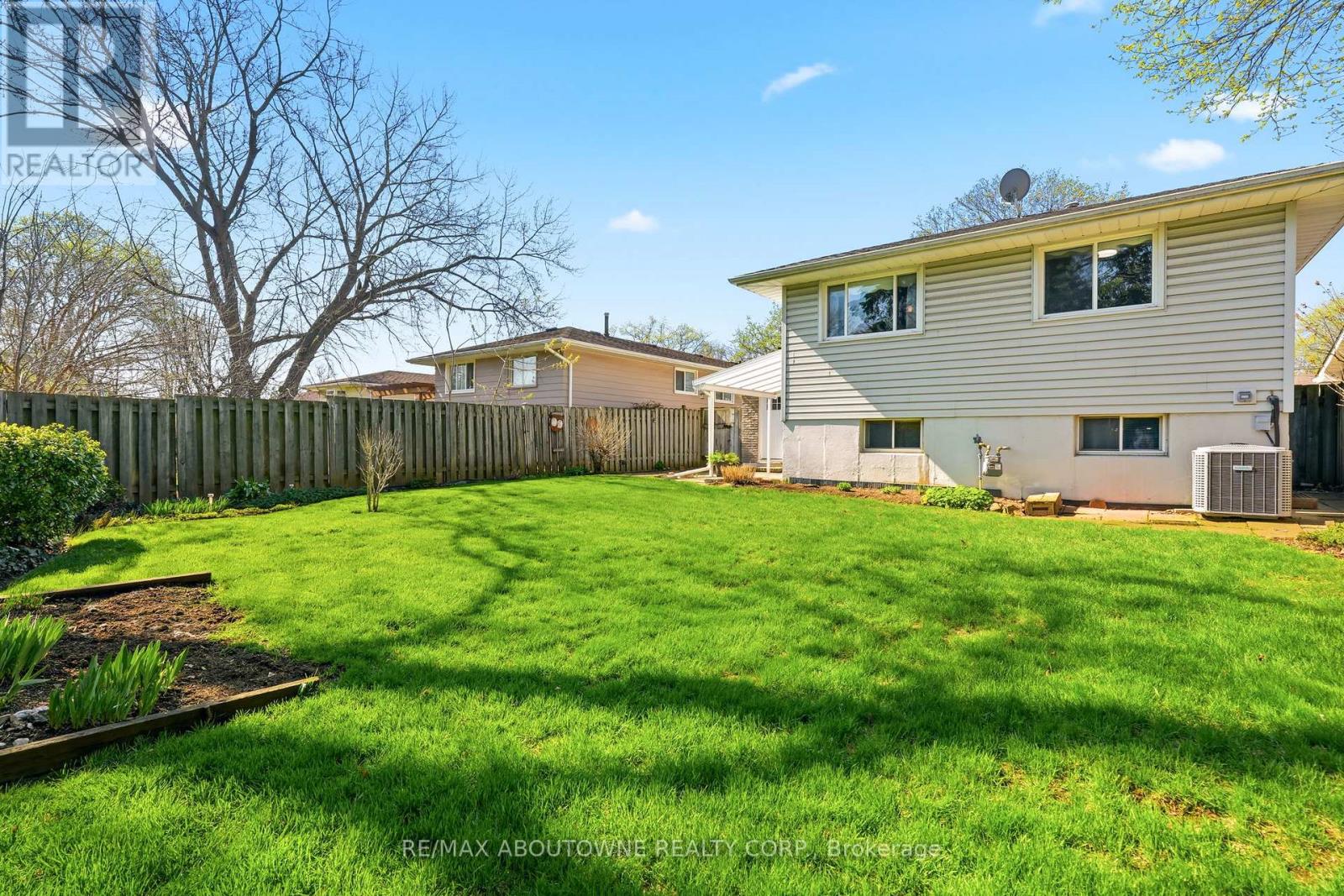 671 Woodview Road, Burlington, Ontario  L7N 3A4 - Photo 45 - W13037524