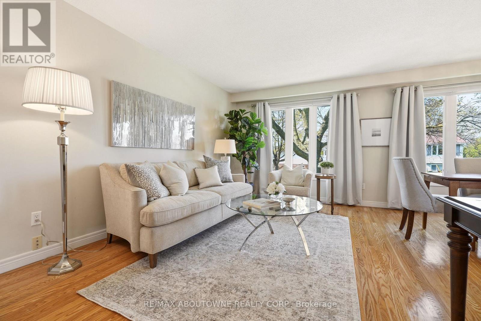 671 Woodview Road, Burlington, Ontario  L7N 3A4 - Photo 5 - W13037524