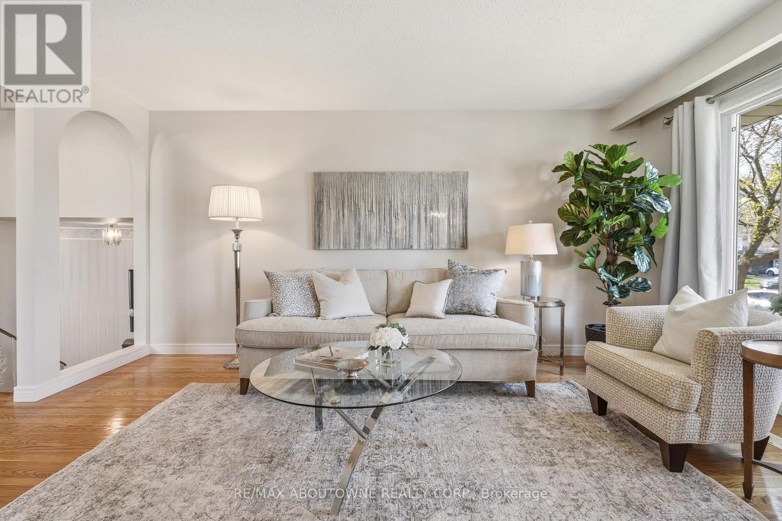 671 Woodview Road, Burlington, Ontario  L7N 3A4 - Photo 8 - W13037524