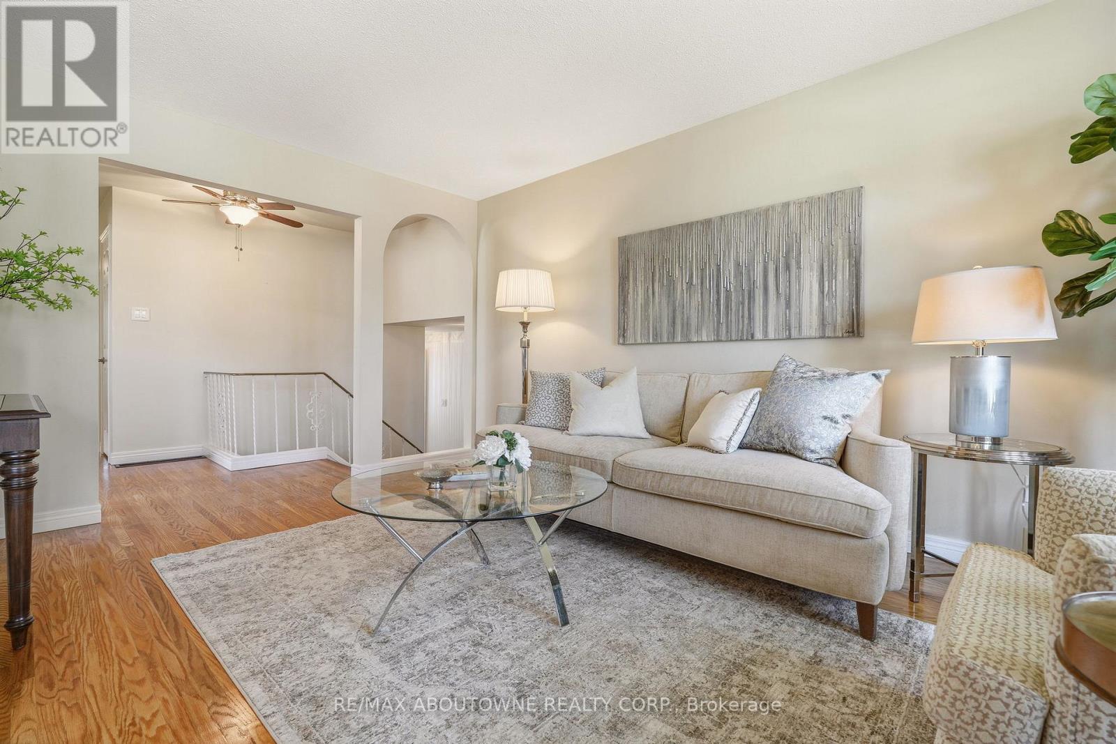 671 Woodview Road, Burlington, Ontario  L7N 3A4 - Photo 9 - W13037524