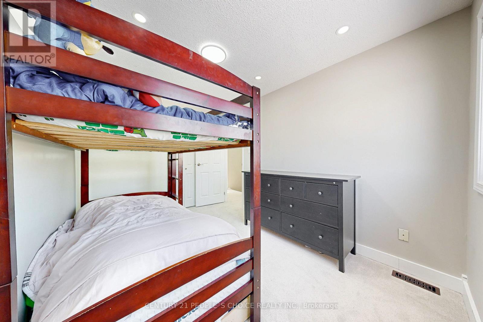 54 Royal Palm Drive, Brampton, Ontario  L6Z 1P6 - Photo 24 - W13037534